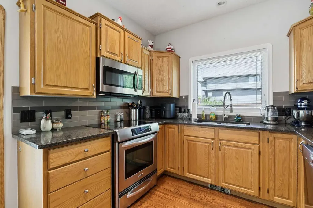 101 Sandstone Court Okotoks AB T1S 1R2