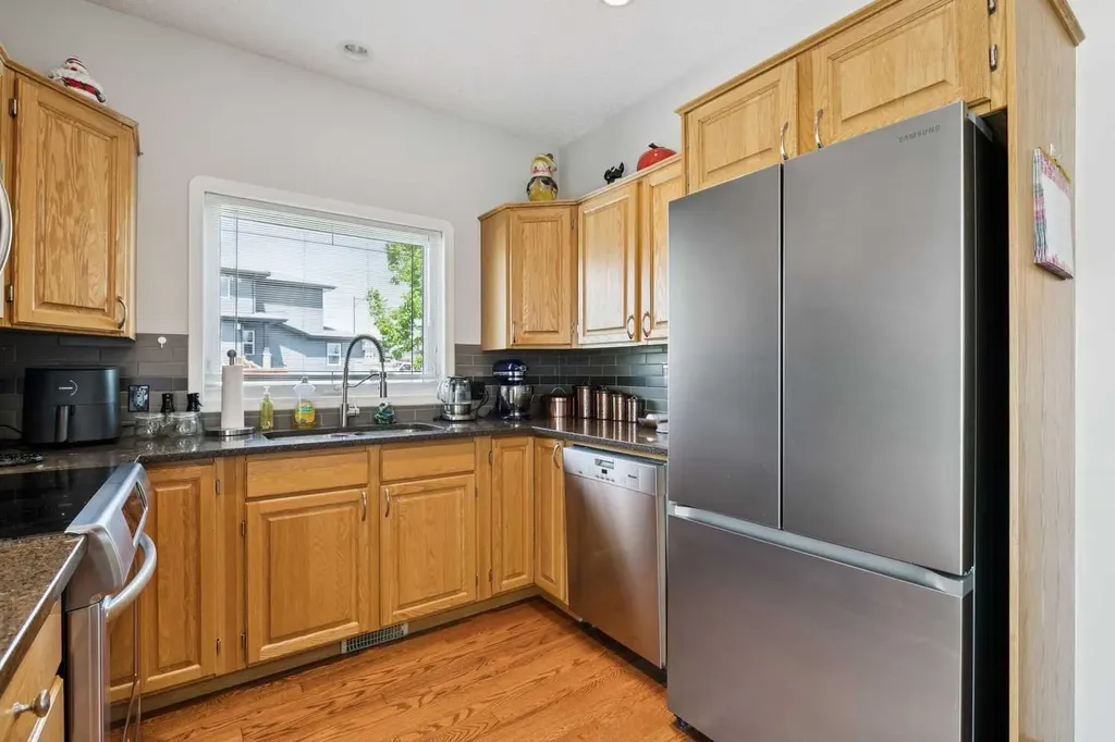 101 Sandstone Court Okotoks AB T1S 1R2