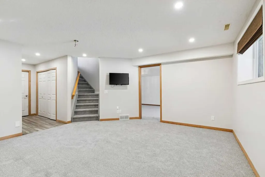 101 Sandstone Court Okotoks AB T1S 1R2