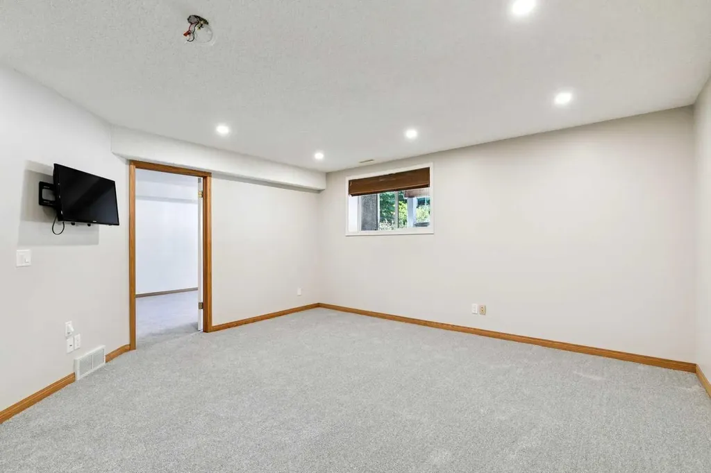 101 Sandstone Court Okotoks AB T1S 1R2