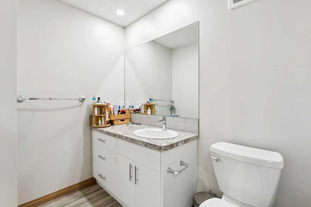 101 Sandstone Court Okotoks AB T1S 1R2