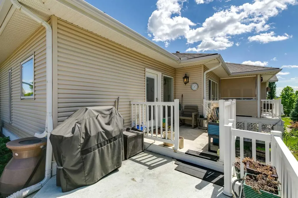101 Sandstone Court Okotoks AB T1S 1R2