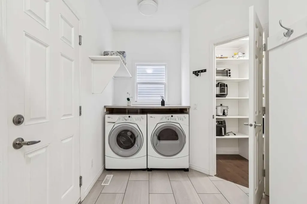 52 Tremblant Way SW Calgary AB T3H 0C4