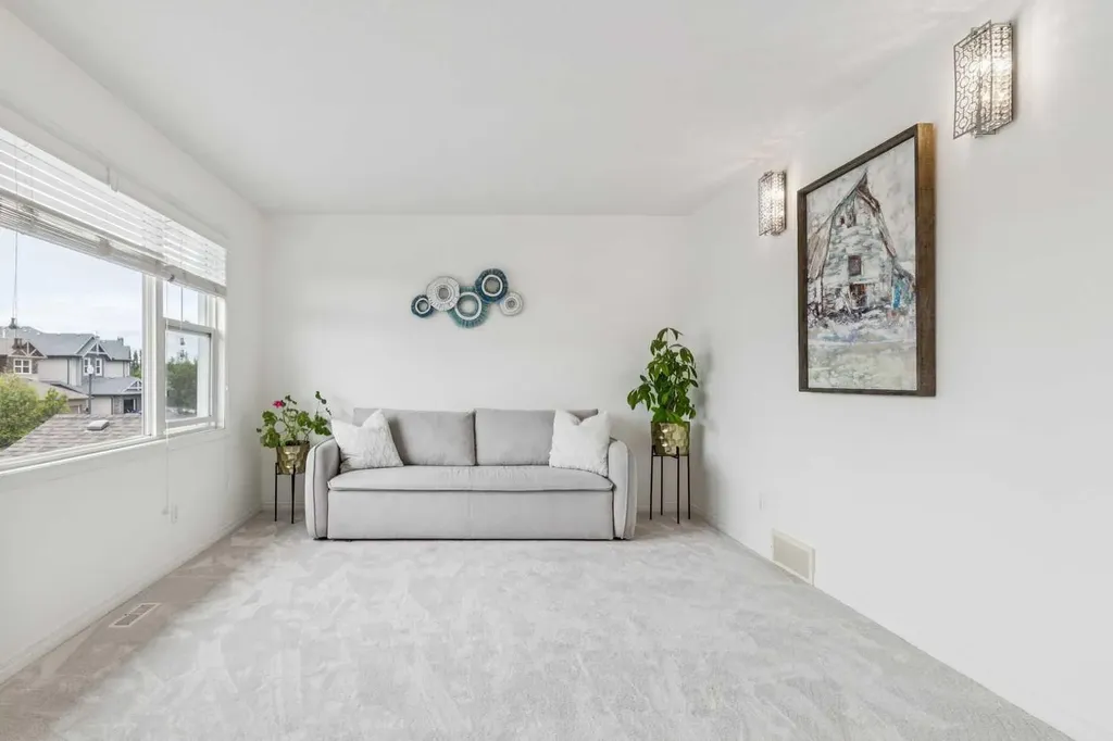 52 Tremblant Way SW Calgary AB T3H 0C4