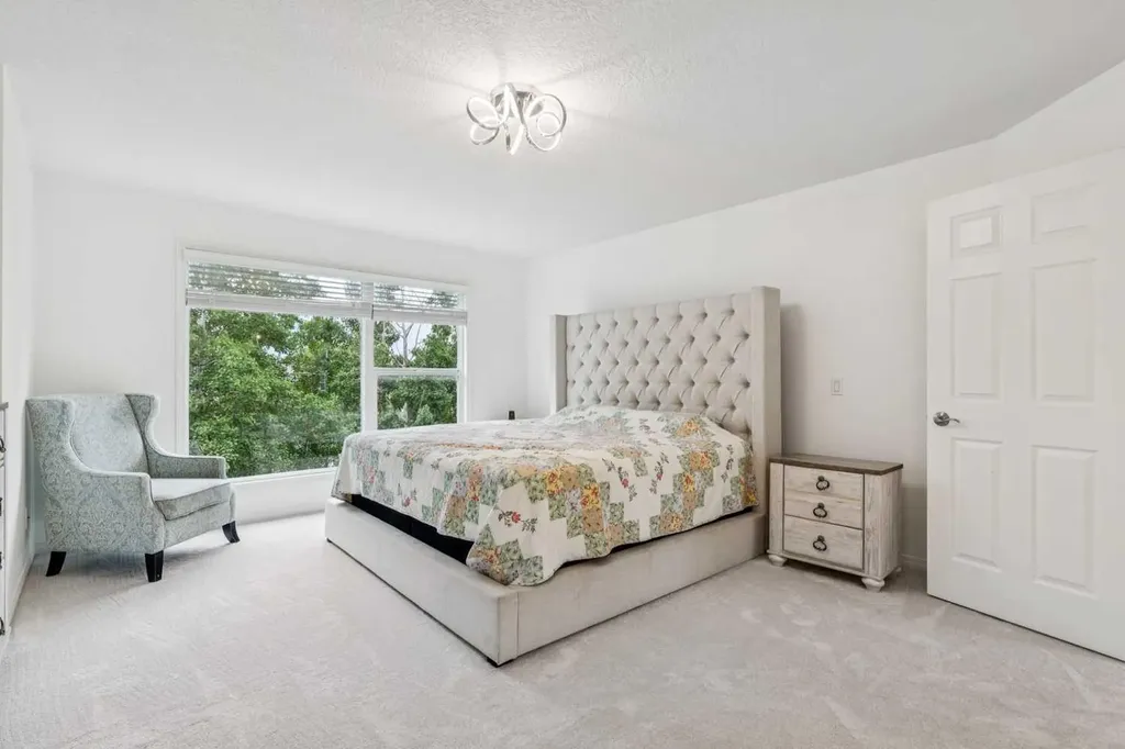 52 Tremblant Way SW Calgary AB T3H 0C4