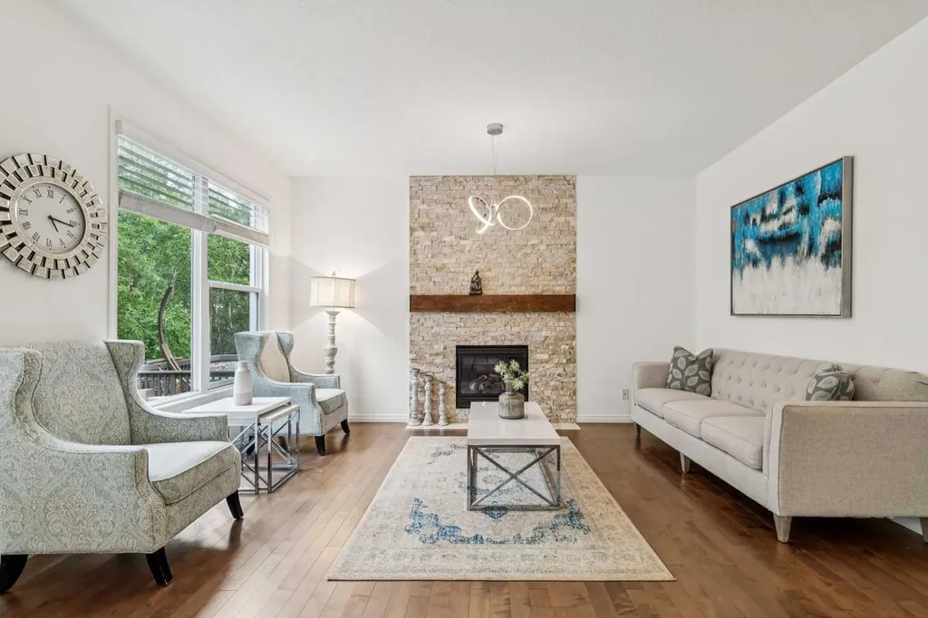 52 Tremblant Way SW Calgary AB T3H 0C4