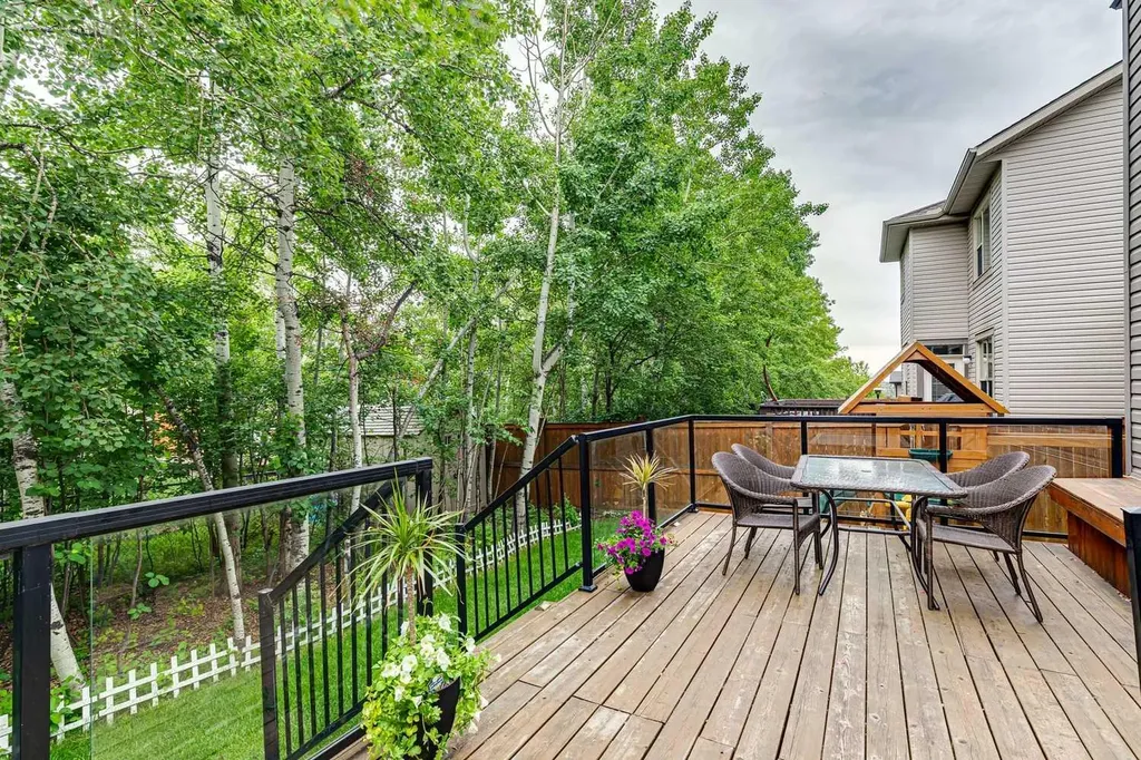 52 Tremblant Way SW Calgary AB T3H 0C4