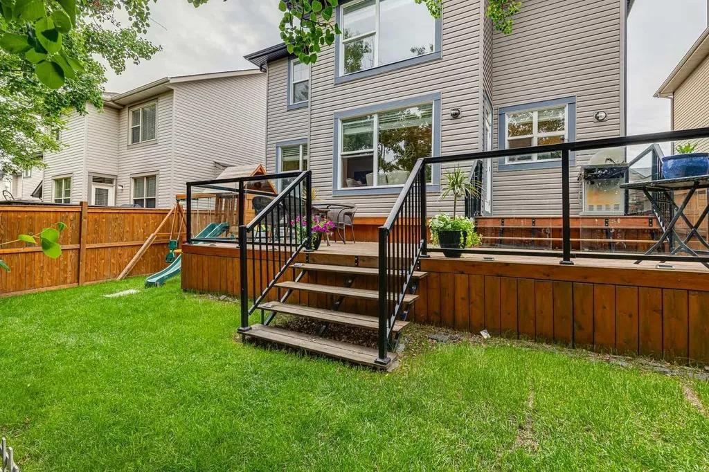 52 Tremblant Way SW Calgary AB T3H 0C4