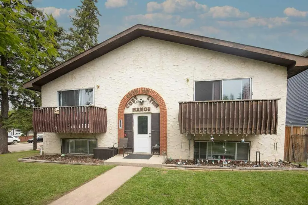 4639 48 Street Sylvan Lake AB T4S 1L4
