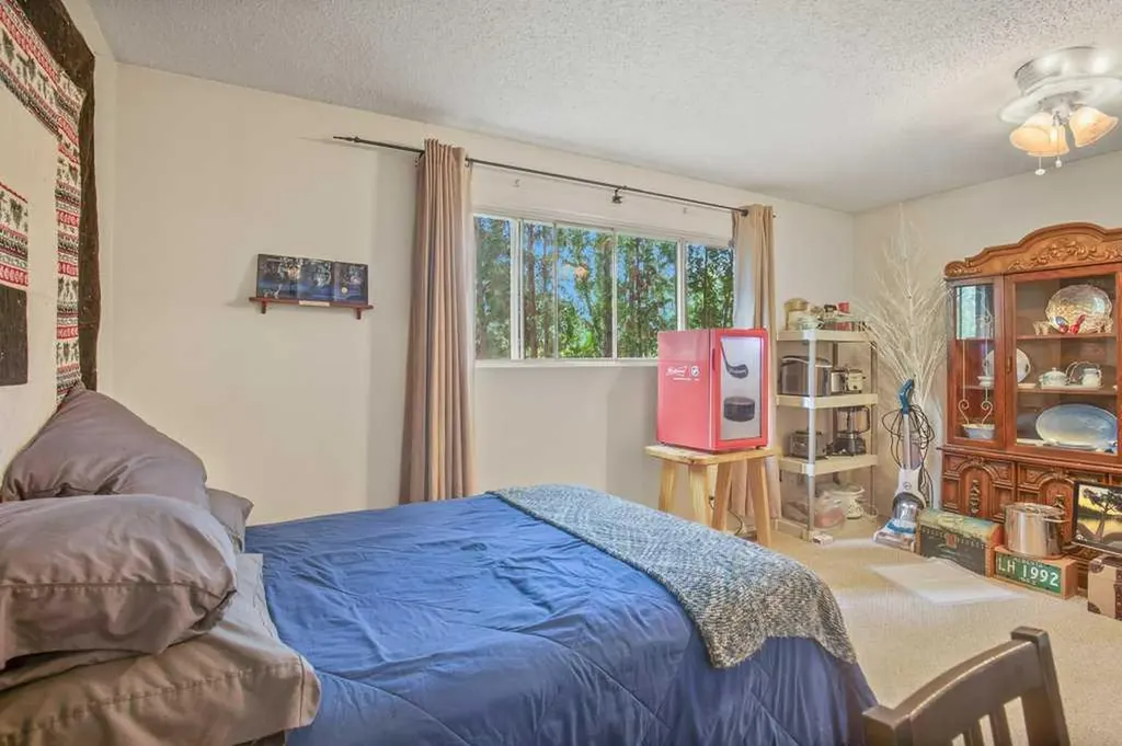 4639 48 Street Sylvan Lake AB T4S 1L4