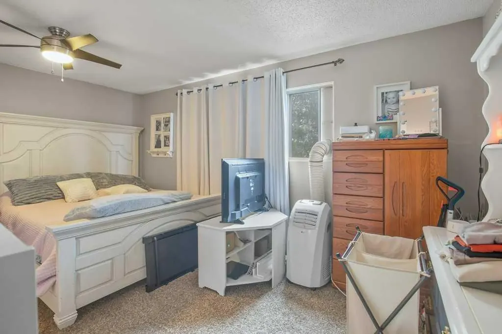 4639 48 Street Sylvan Lake AB T4S 1L4