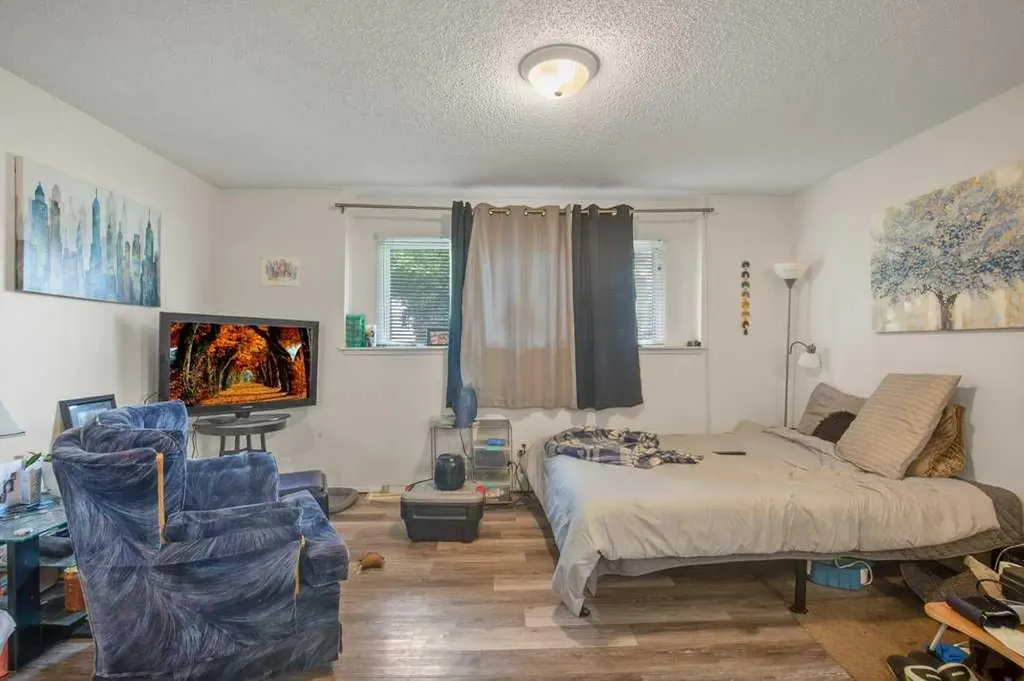 4639 48 Street Sylvan Lake AB T4S 1L4