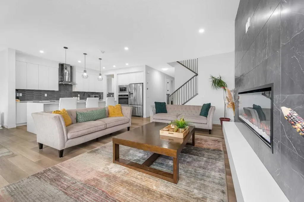 346 Edith Road NW Calgary AB T3R1Y9