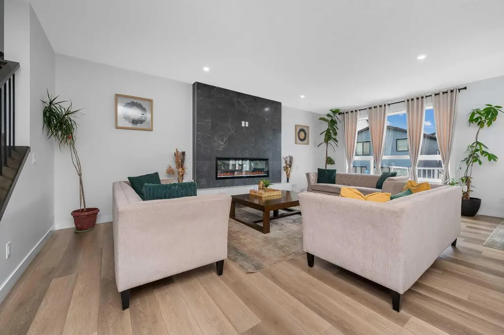 346 Edith Road NW Calgary AB T3R1Y9