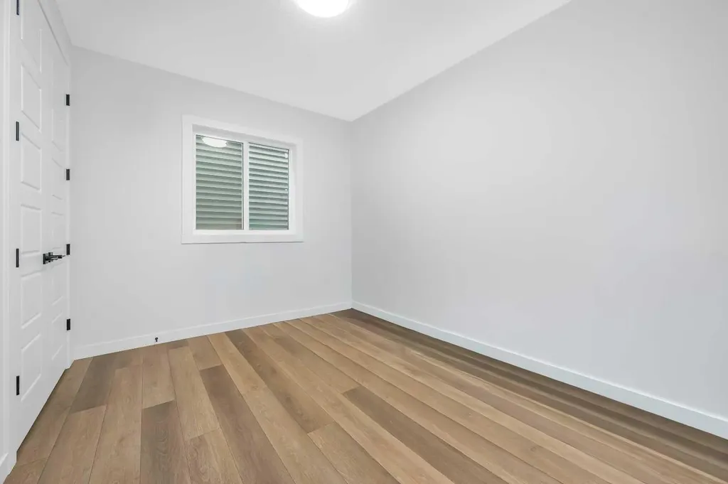 346 Edith Road NW Calgary AB T3R1Y9