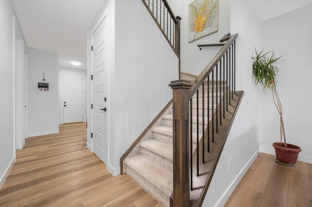 346 Edith Road NW Calgary AB T3R1Y9