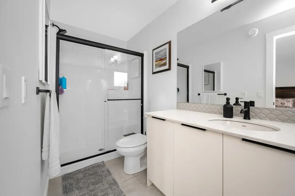 346 Edith Road NW Calgary AB T3R1Y9