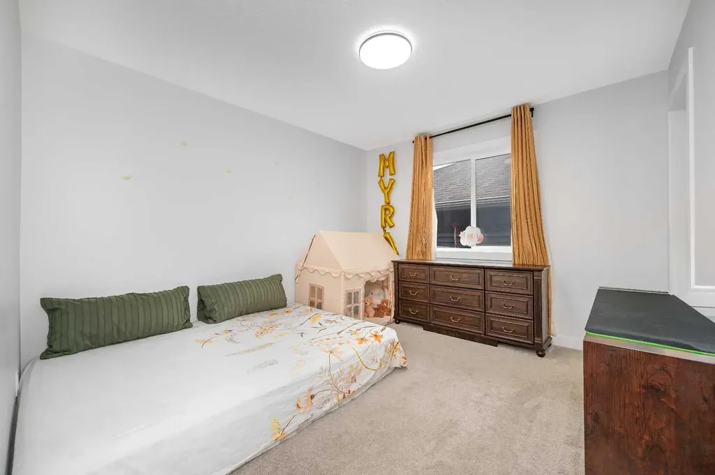 346 Edith Road NW Calgary AB T3R1Y9