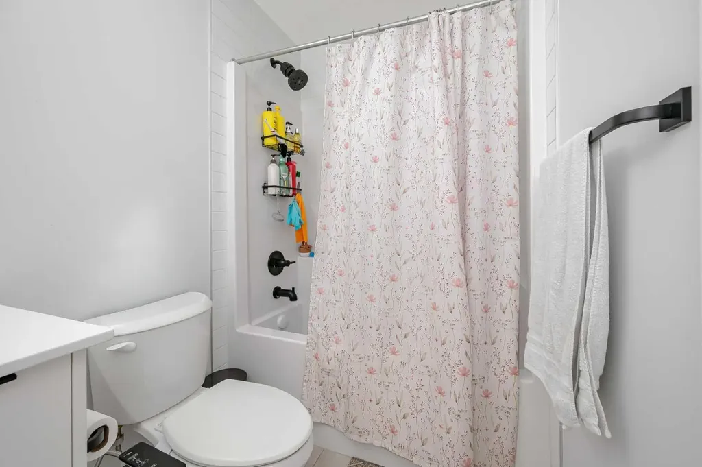 346 Edith Road NW Calgary AB T3R1Y9