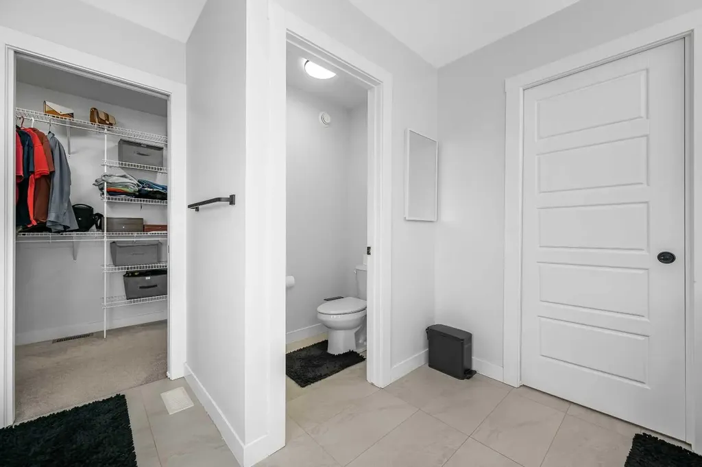 346 Edith Road NW Calgary AB T3R1Y9