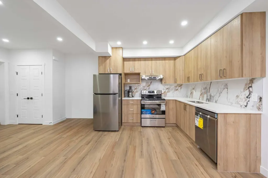 346 Edith Road NW Calgary AB T3R1Y9