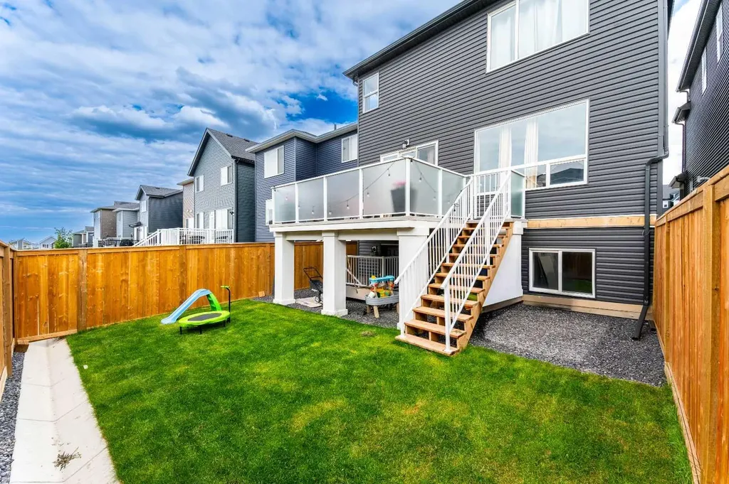 346 Edith Road NW Calgary AB T3R1Y9