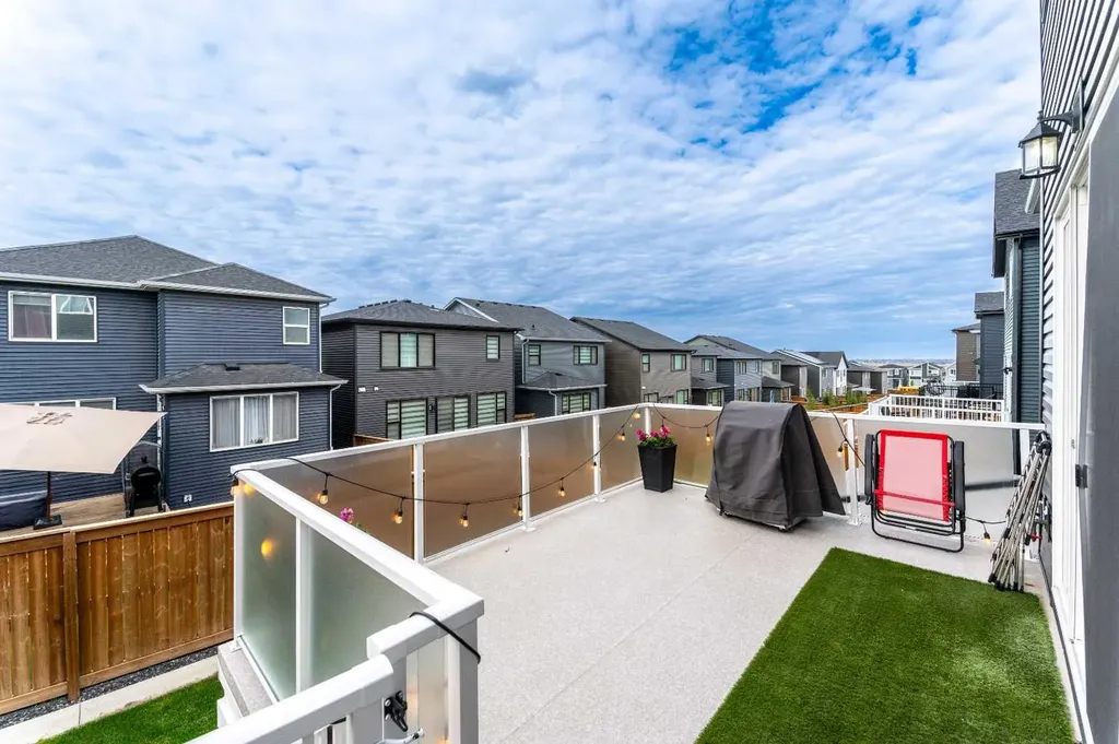 346 Edith Road NW Calgary AB T3R1Y9