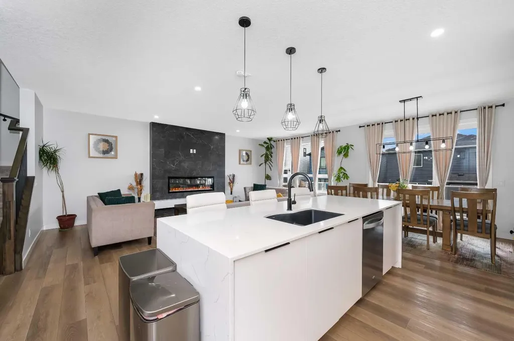 346 Edith Road NW Calgary AB T3R1Y9