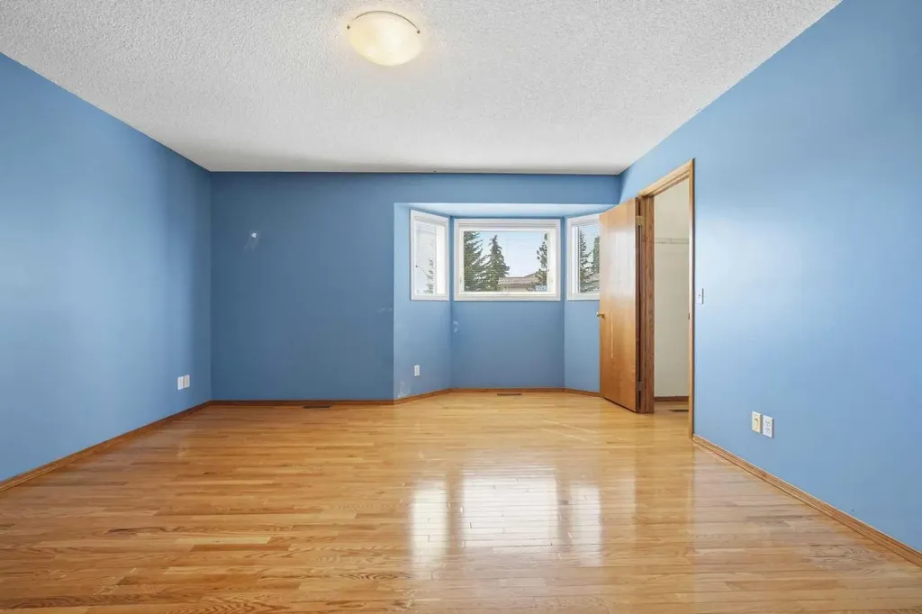 201 Sierra Morena Circle SW Calgary AB T3H 2W8