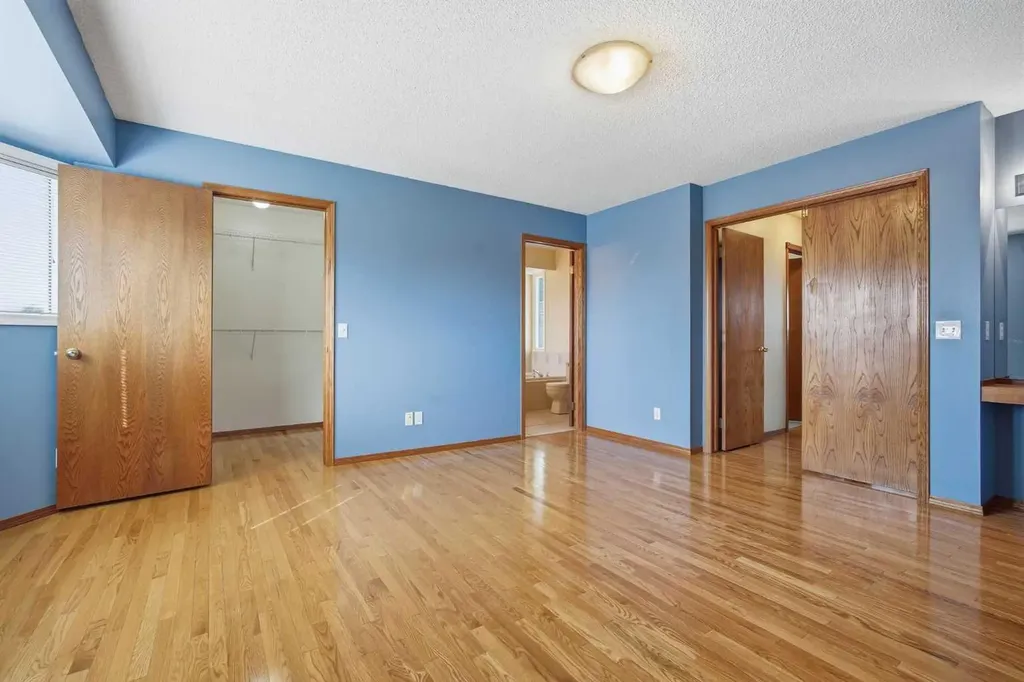 201 Sierra Morena Circle SW Calgary AB T3H 2W8