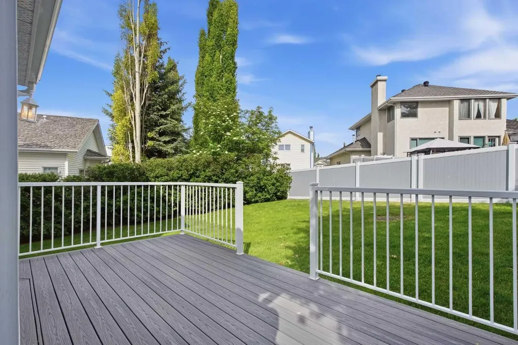 201 Sierra Morena Circle SW Calgary AB T3H 2W8