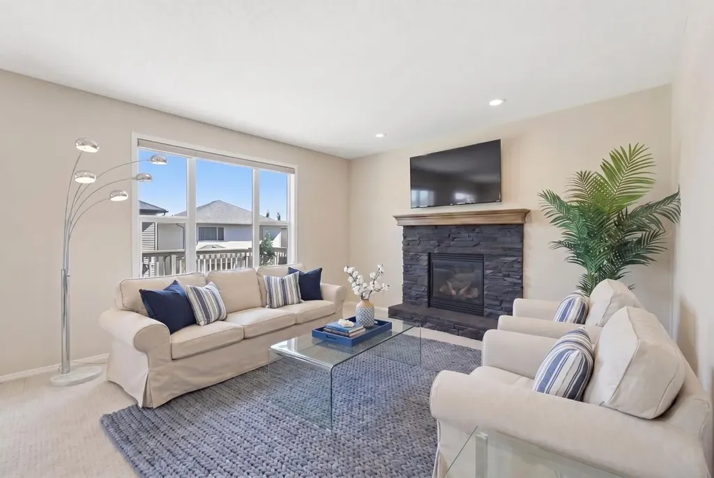 107 Everoak Green SW Calgary AB T2Y 0J6