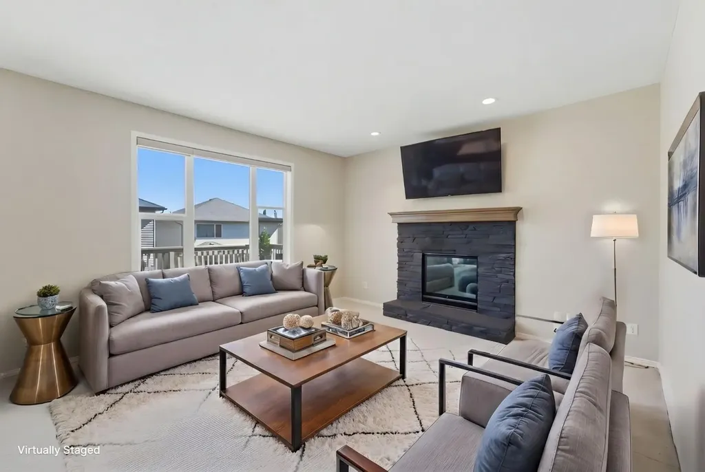 107 Everoak Green SW Calgary AB T2Y 0J6