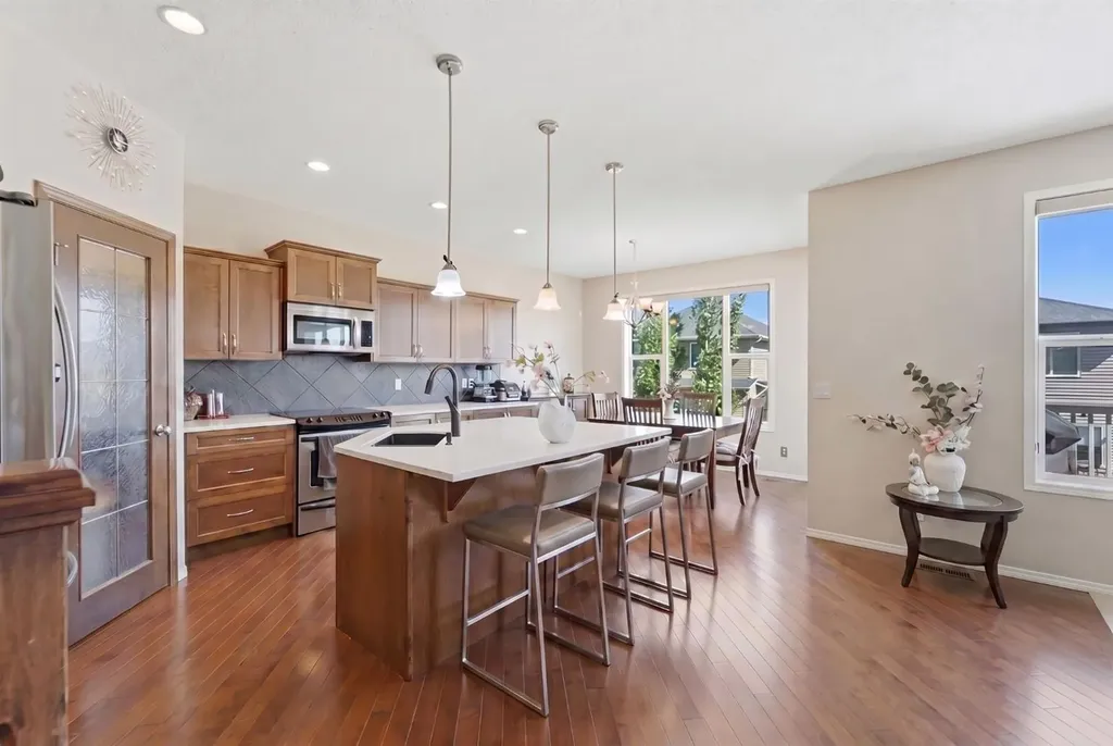 107 Everoak Green SW Calgary AB T2Y 0J6