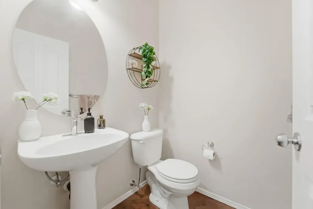 107 Everoak Green SW Calgary AB T2Y 0J6