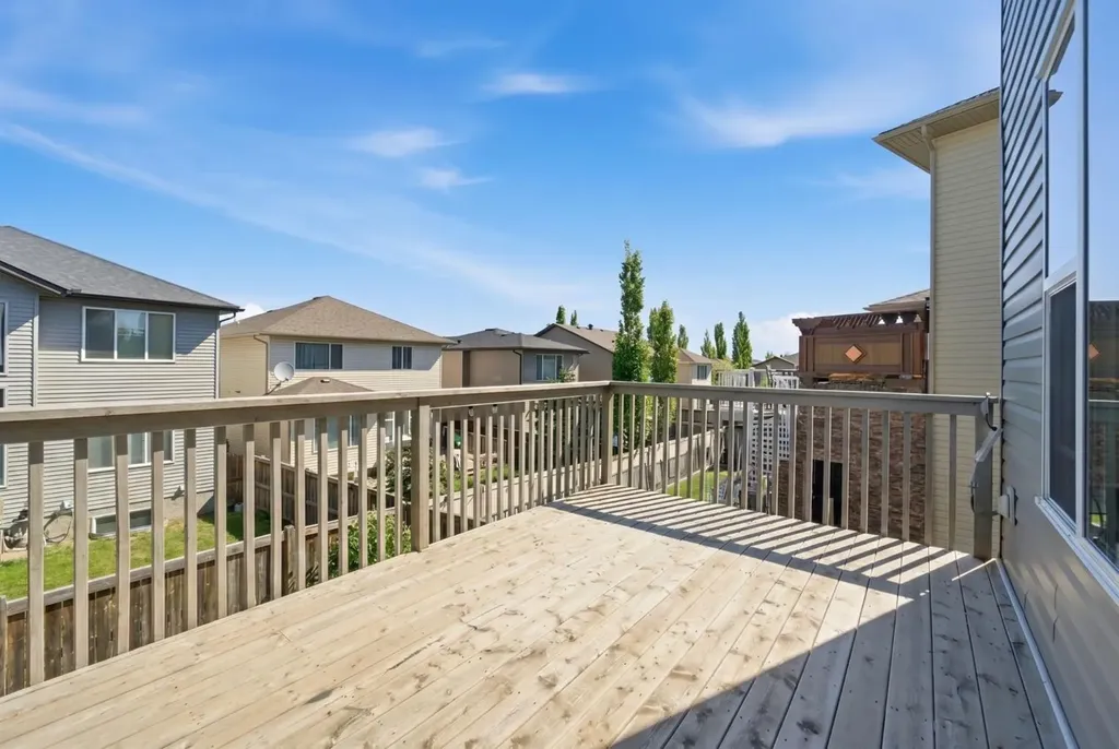 107 Everoak Green SW Calgary AB T2Y 0J6