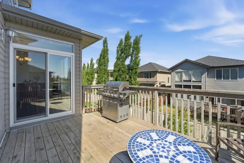 107 Everoak Green SW Calgary AB T2Y 0J6