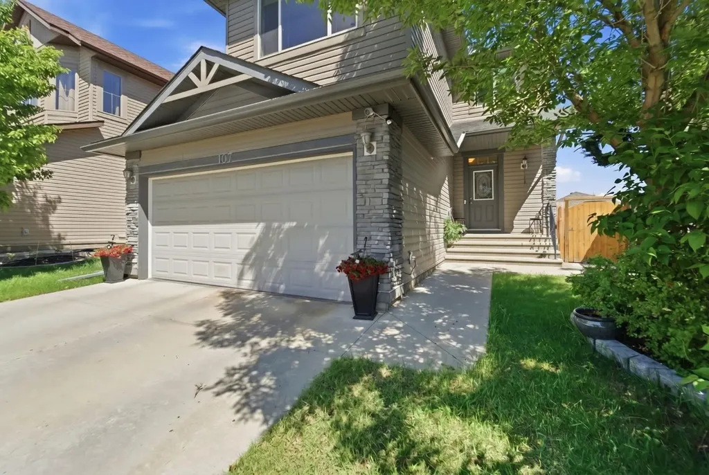 107 Everoak Green SW Calgary AB T2Y 0J6