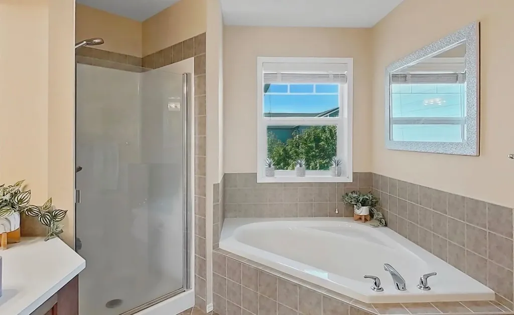 107 Everoak Green SW Calgary AB T2Y 0J6