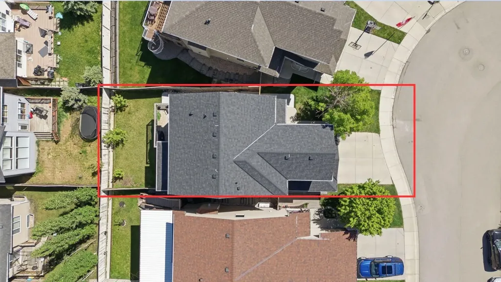 107 Everoak Green SW Calgary AB T2Y 0J6