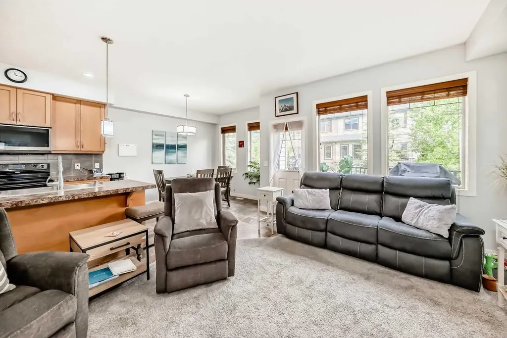 413 River Avenue Cochrane AB T4C 0N9