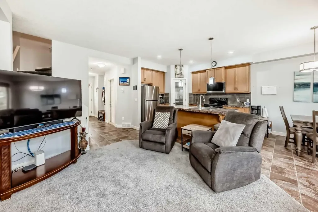 413 River Avenue Cochrane AB T4C 0N9