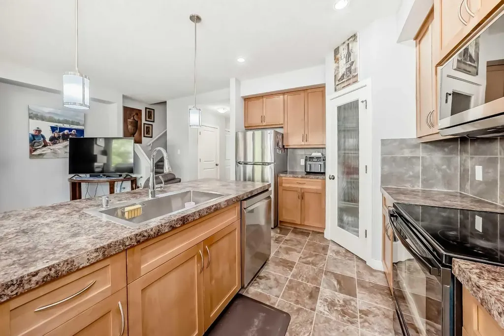 413 River Avenue Cochrane AB T4C 0N9