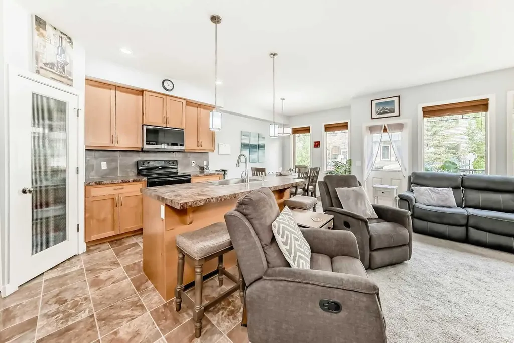 413 River Avenue Cochrane AB T4C 0N9
