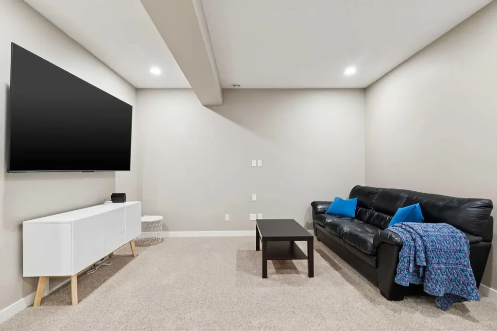 52 Marquis Crescent SE Calgary AB T3M 1X9