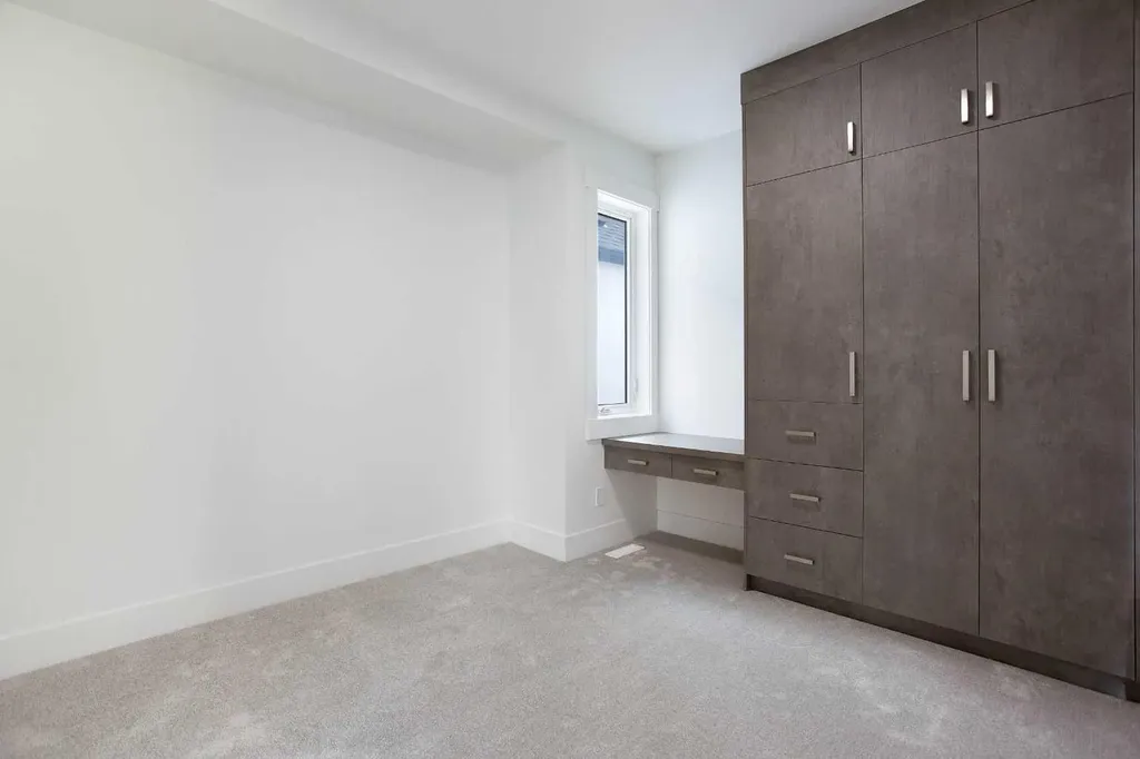 1108 6 Street NE Calgary AB T2E 3Y8
