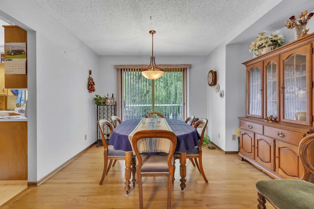 4115 Edgemont Hill NW Calgary AB T3A 2L3