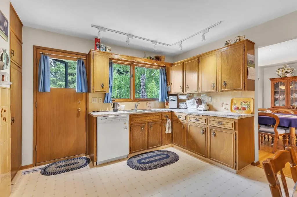 4115 Edgemont Hill NW Calgary AB T3A 2L3