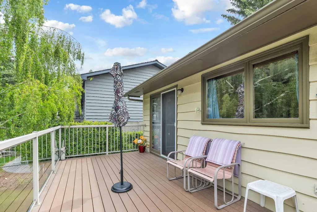 4115 Edgemont Hill NW Calgary AB T3A 2L3
