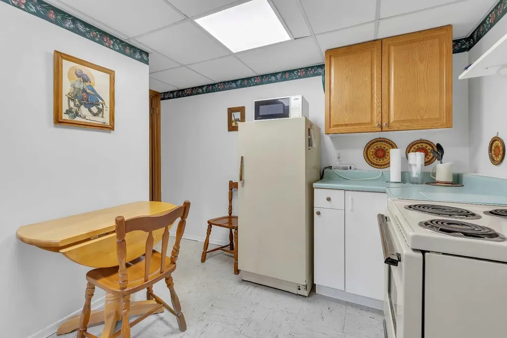 4115 Edgemont Hill NW Calgary AB T3A 2L3
